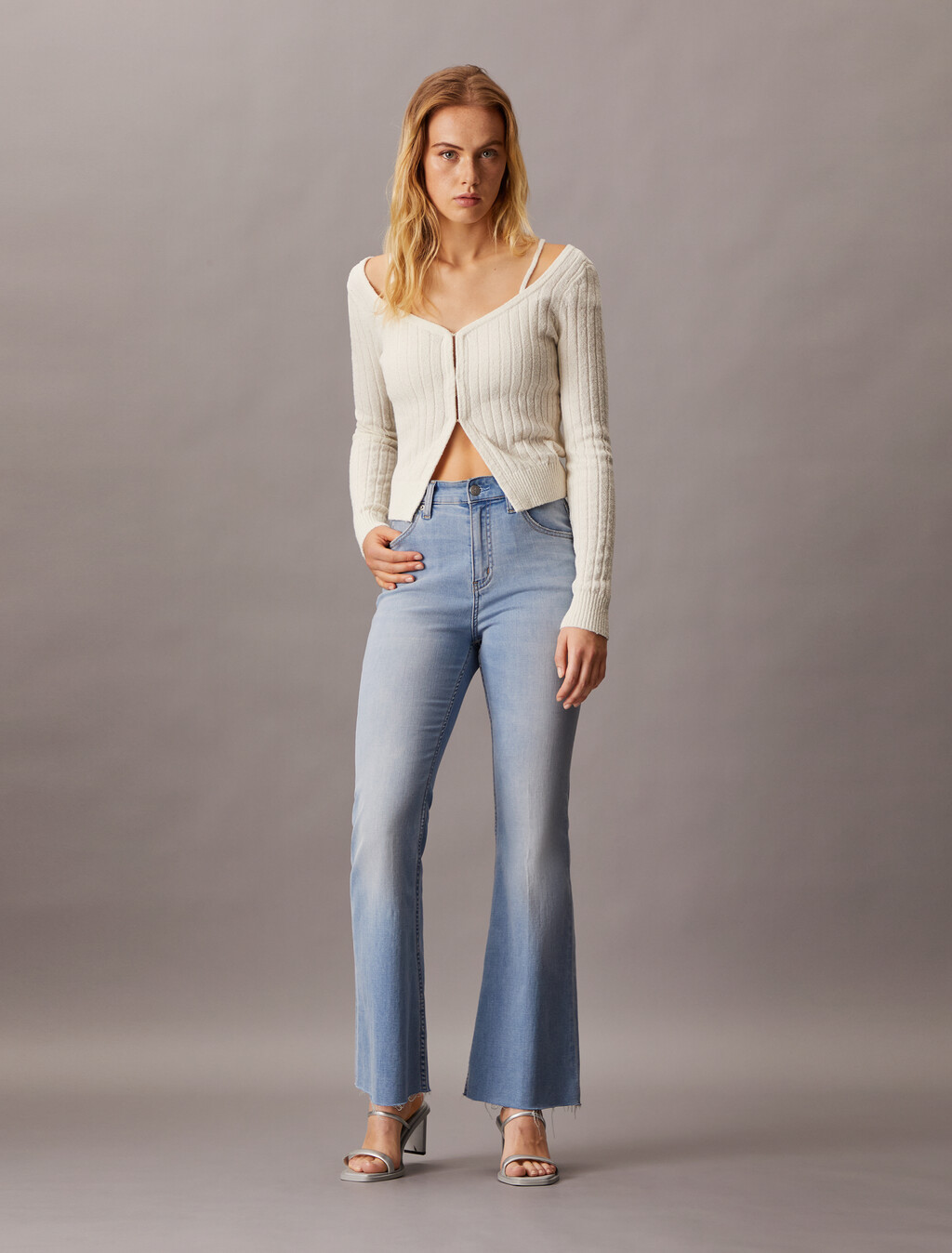 Cardigan tejido con tirantes sensuales