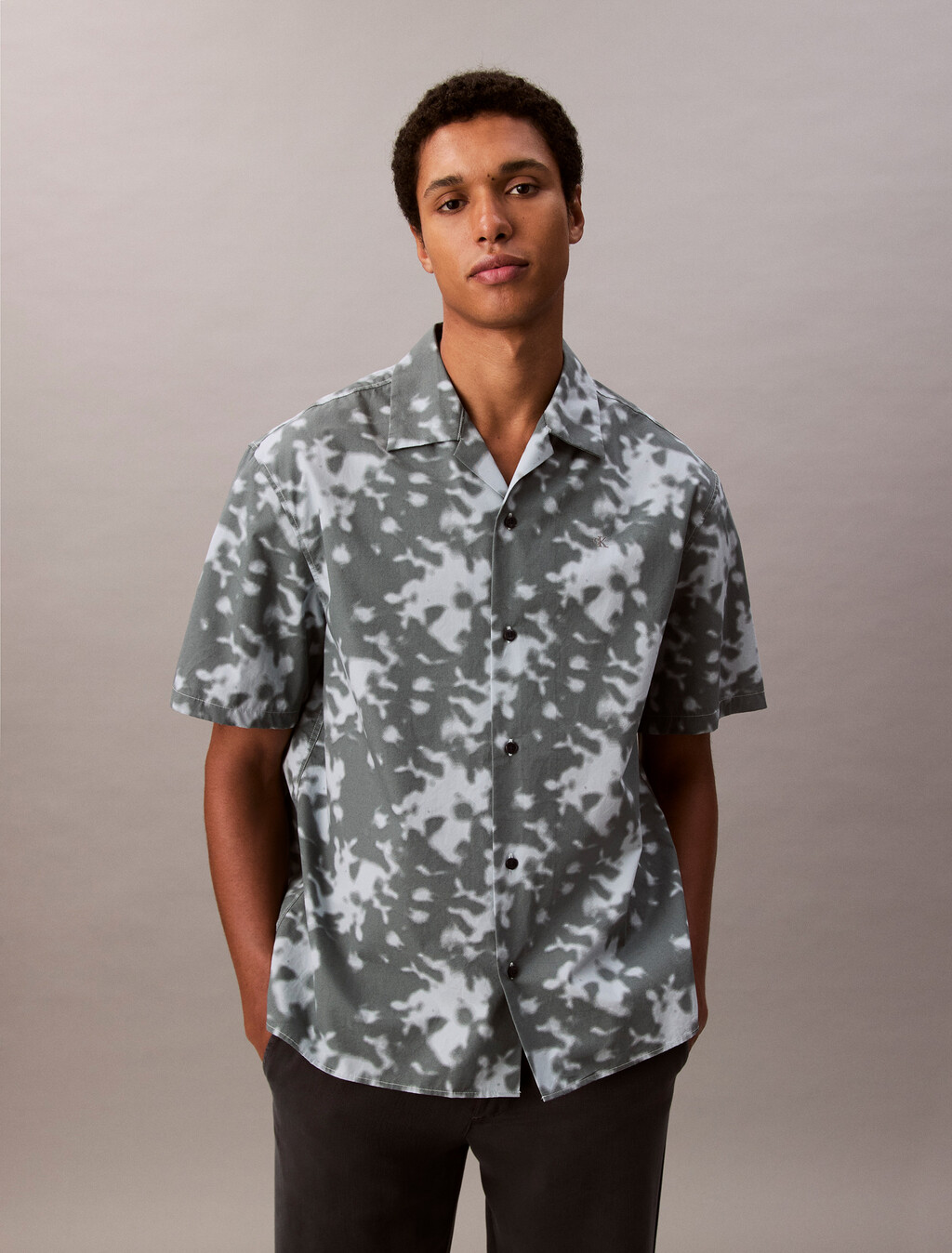 Camisa de campo con estampado integral