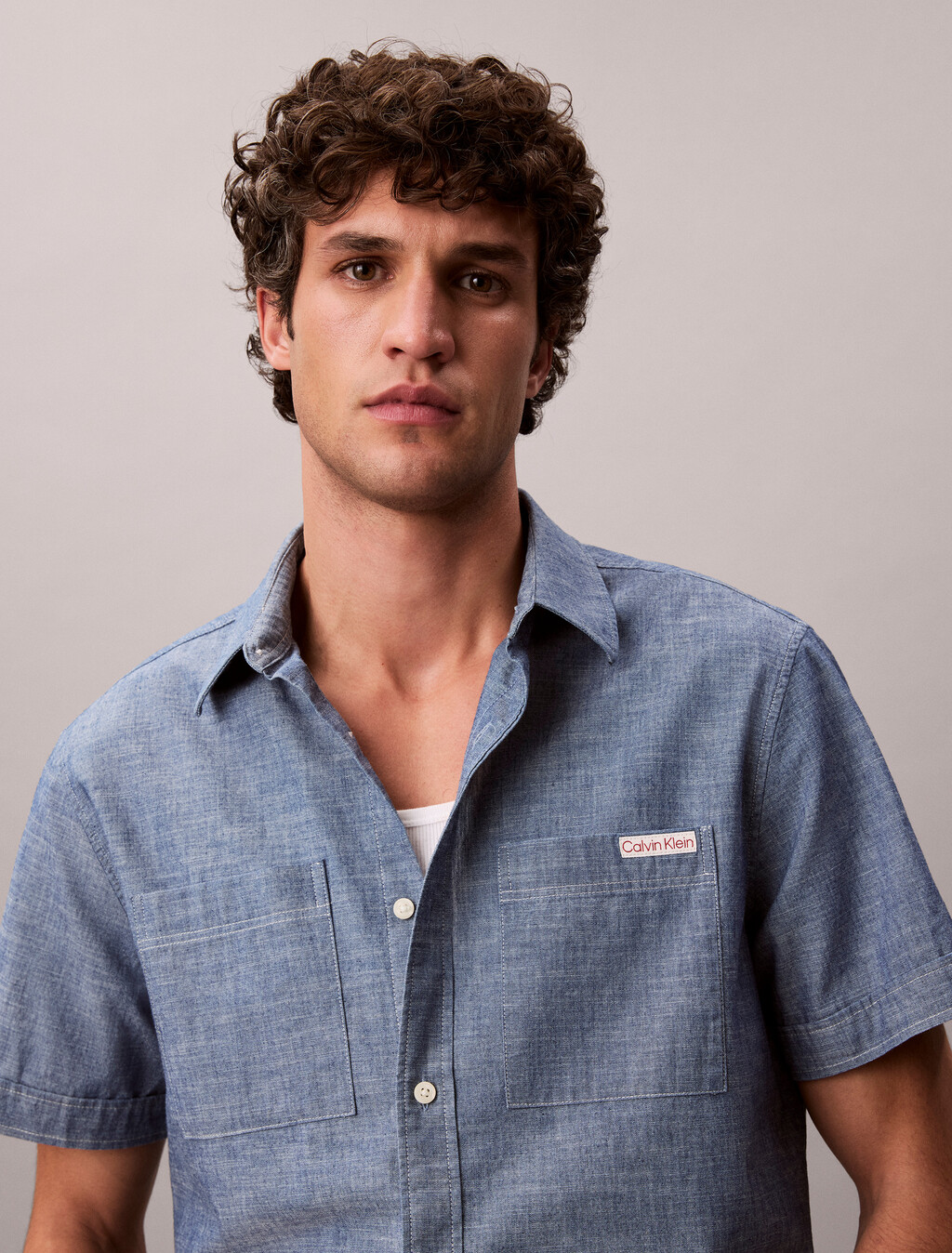 Camisa de algodón chambray de manga corta
