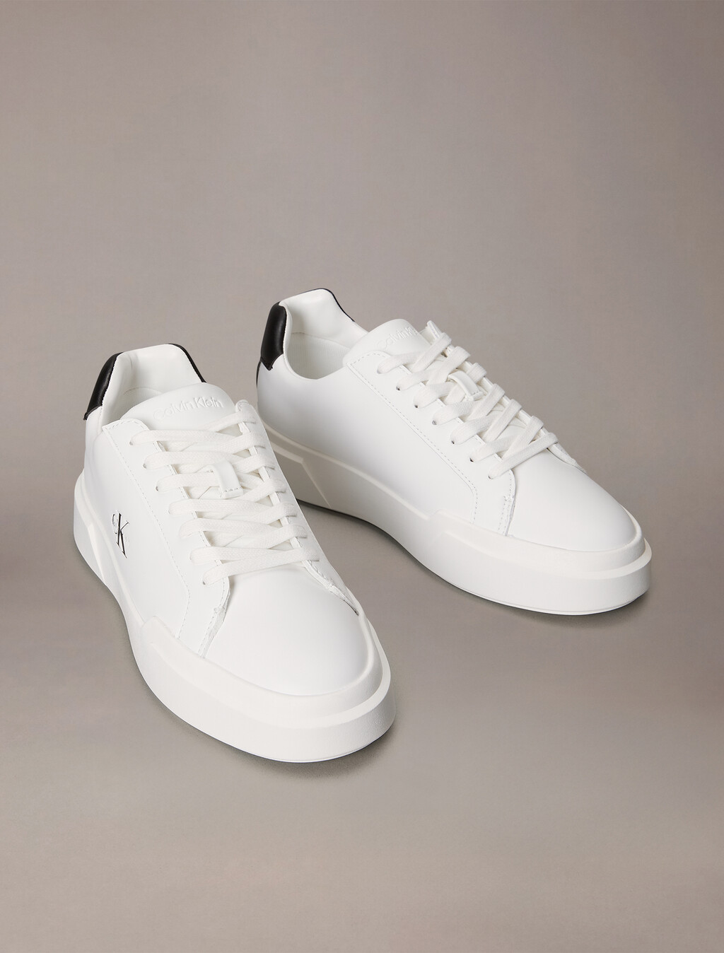 Zapatillas NYC de cuero duradero con tracción