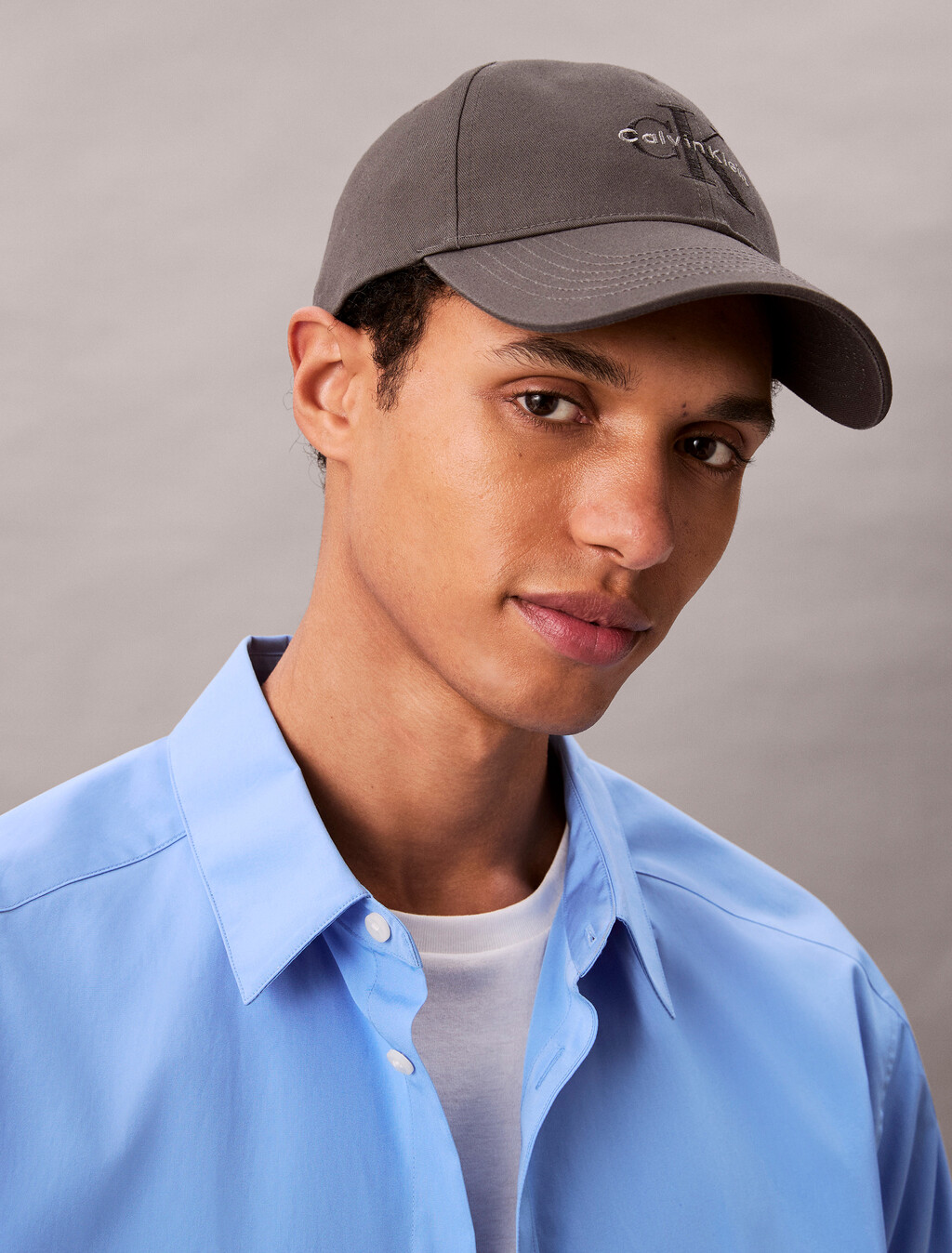 Gorra con logotipo de tela twill
