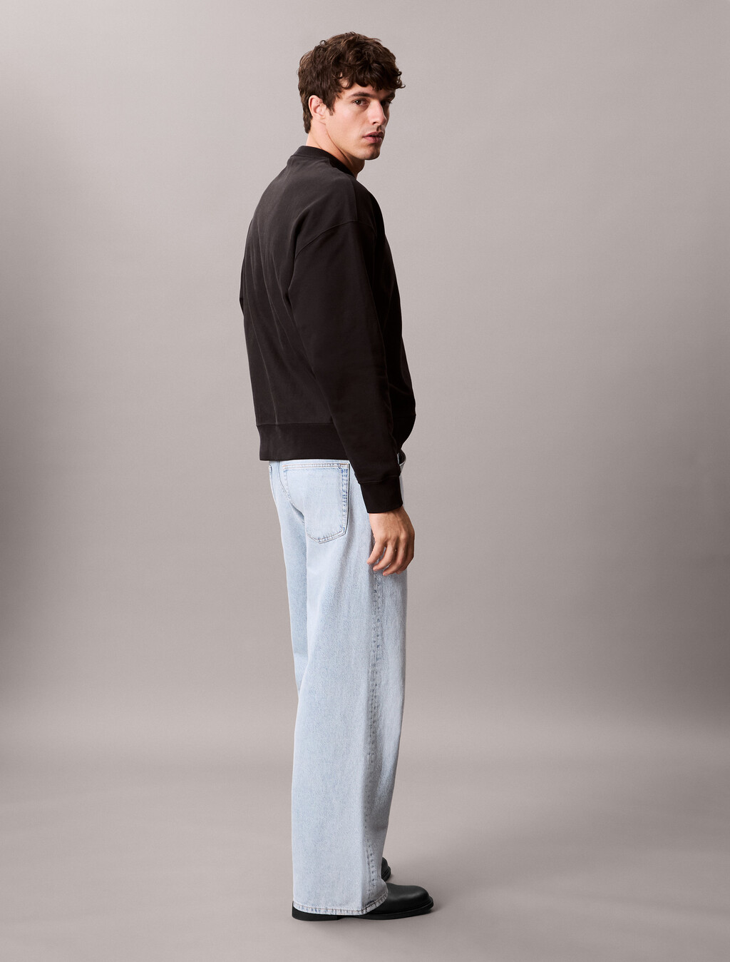 Sudadera de felpa premium con corte relajado