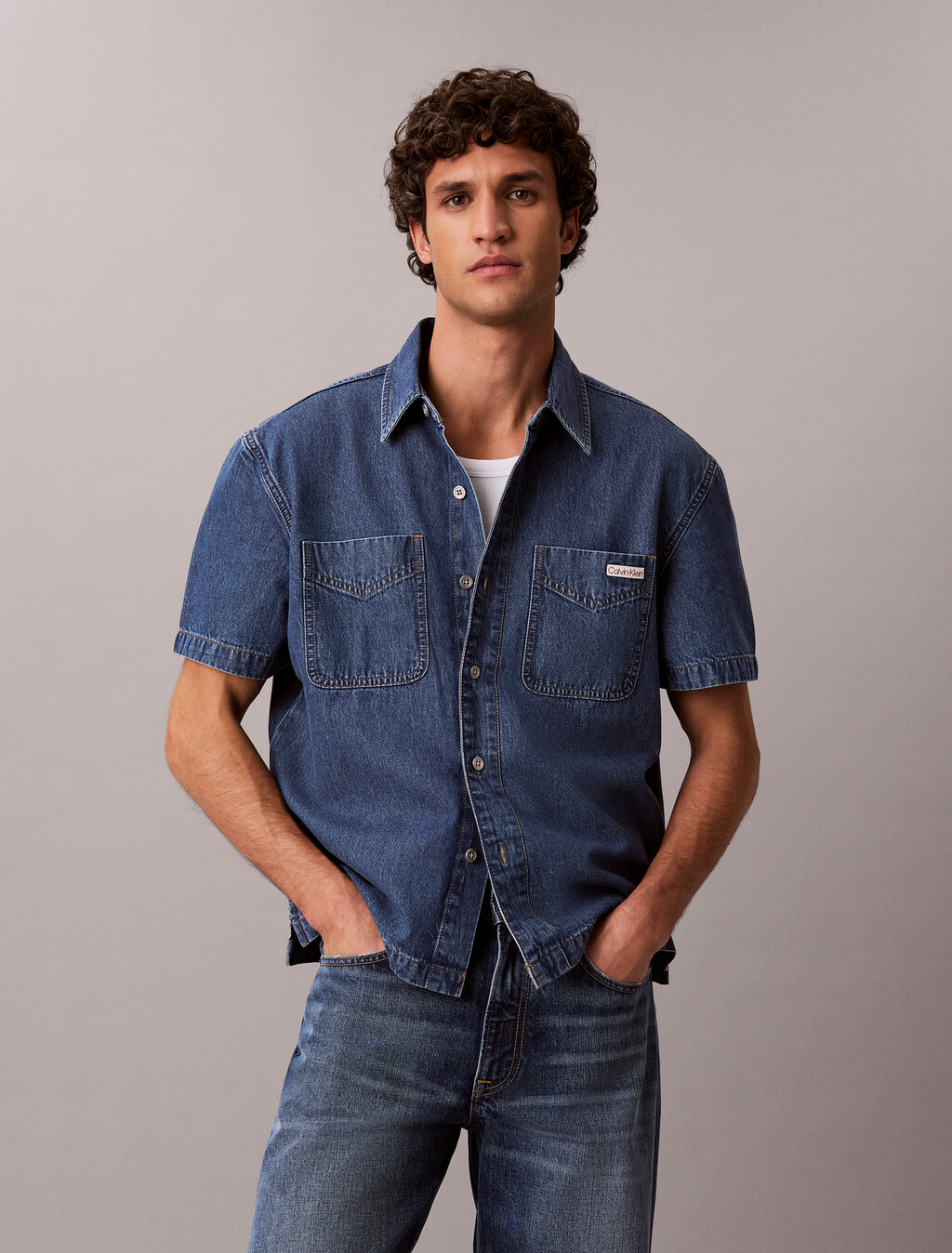 Camisa de denim con manga corta tipo recto