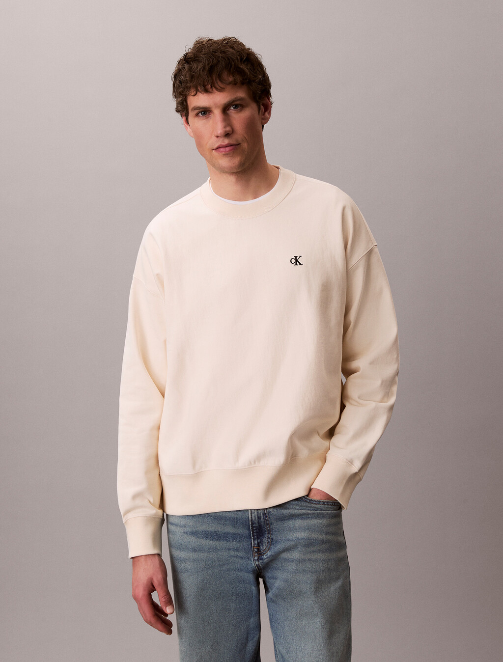 Sudadera de felpa premium con corte relajado