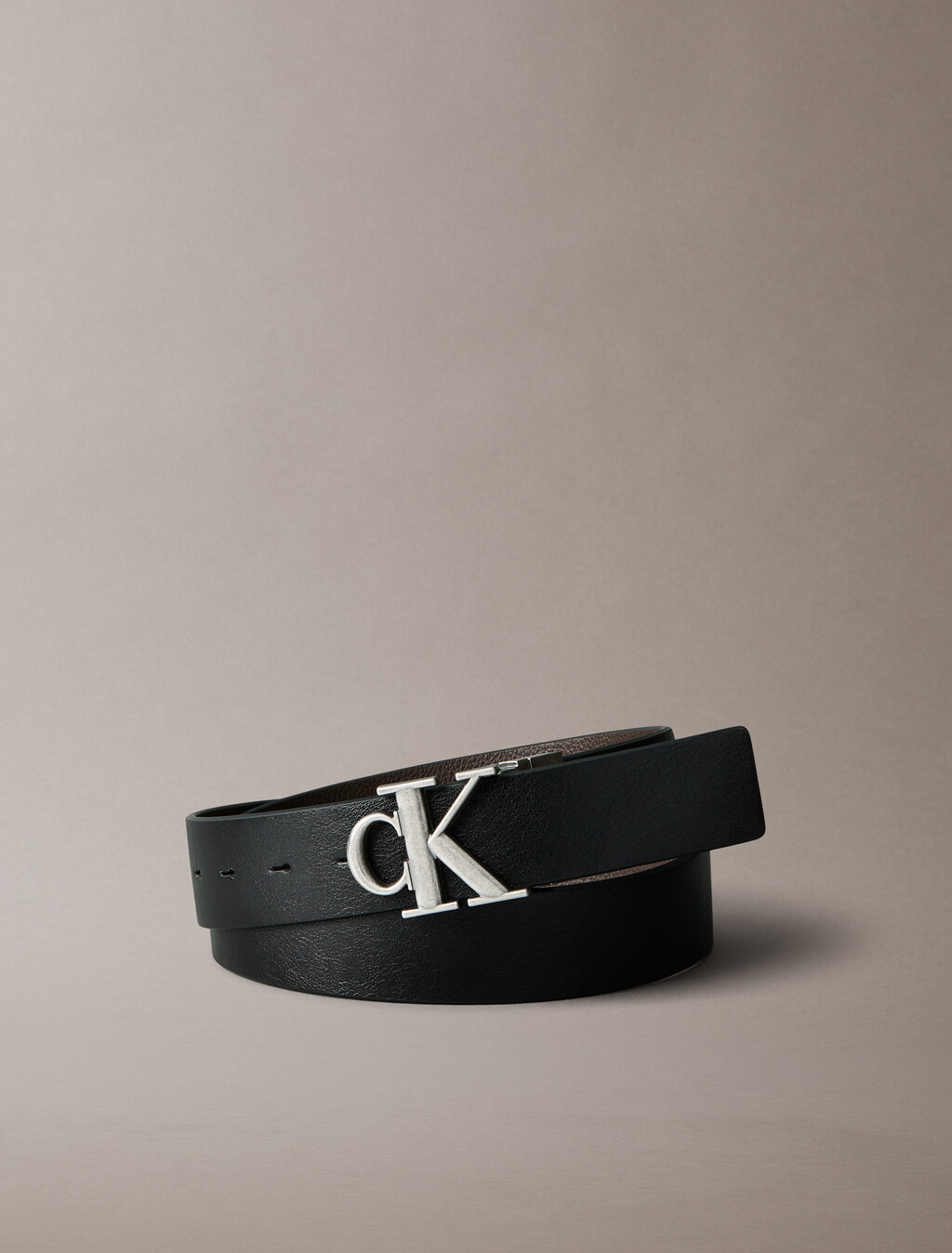 Cinturón de cuero acolchado reversible CK Buckle