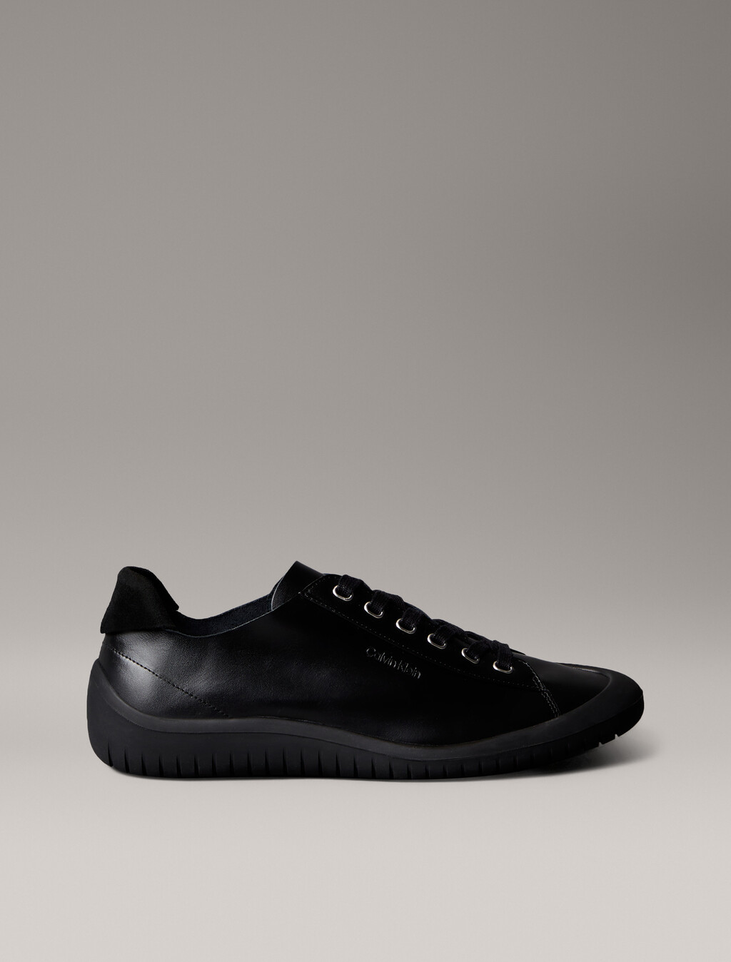 Zapatillas Híbridas de Cuero Suave