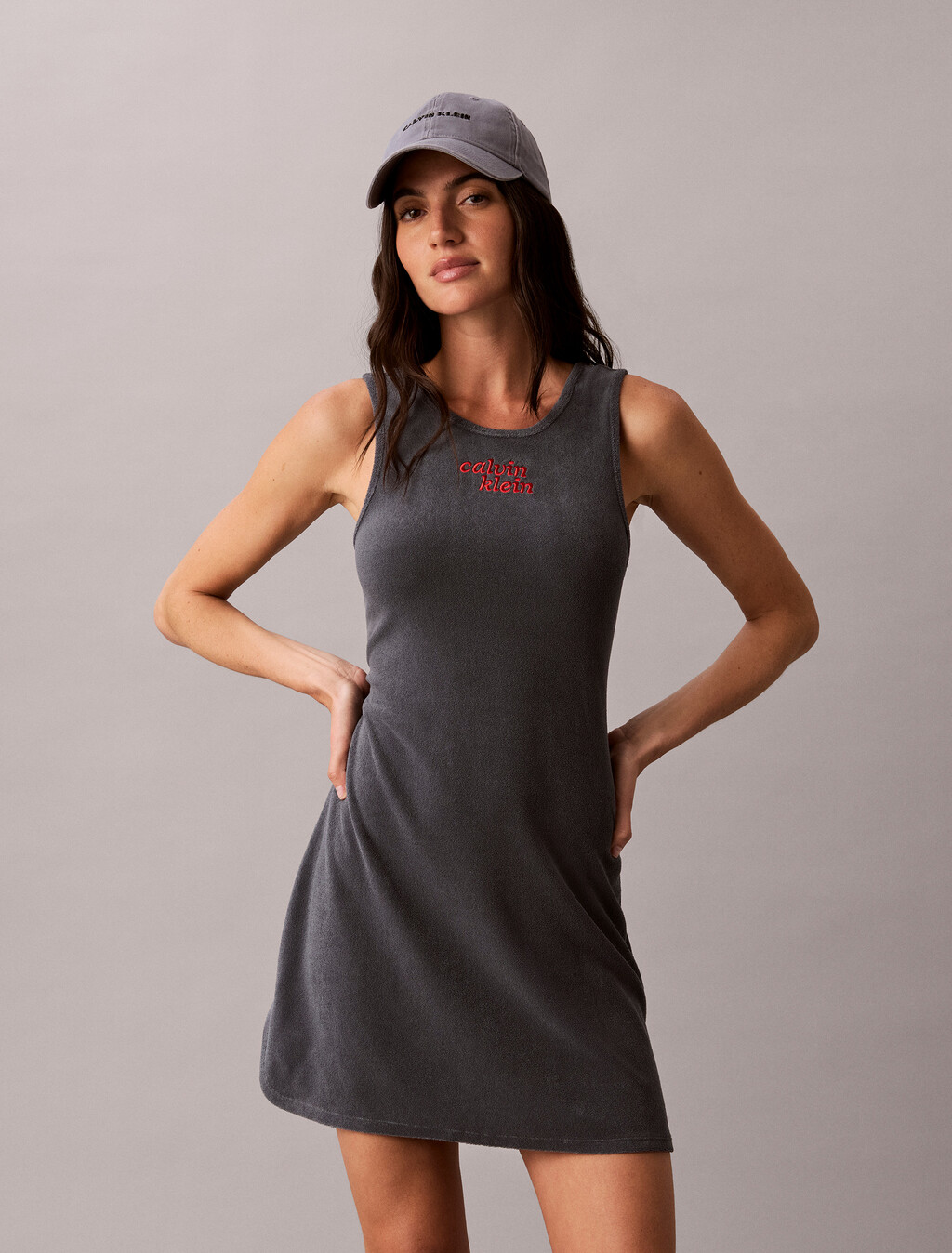 Vestido mini de terry con escote trasero