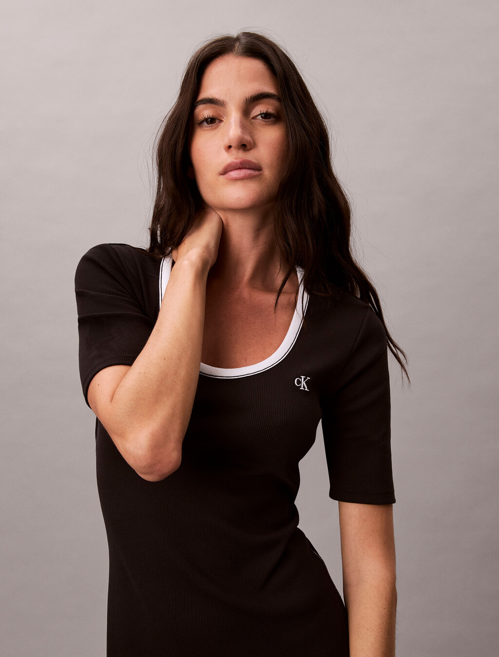 Vestido mini ajustado de punto ribeteado
