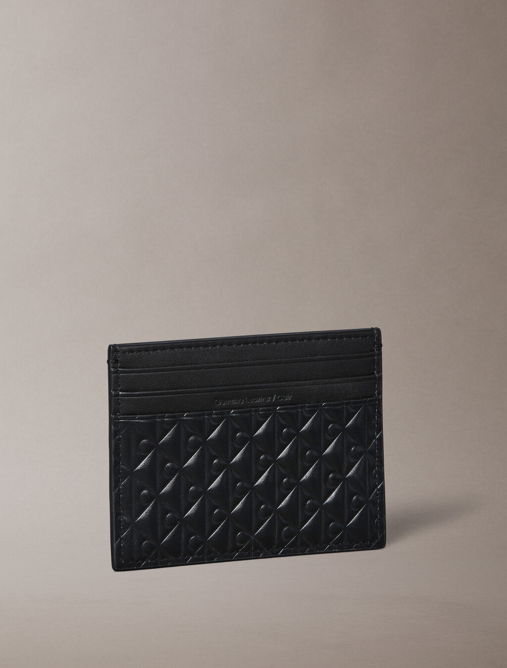 Estuche de Tarjetas con Emblema Relieve