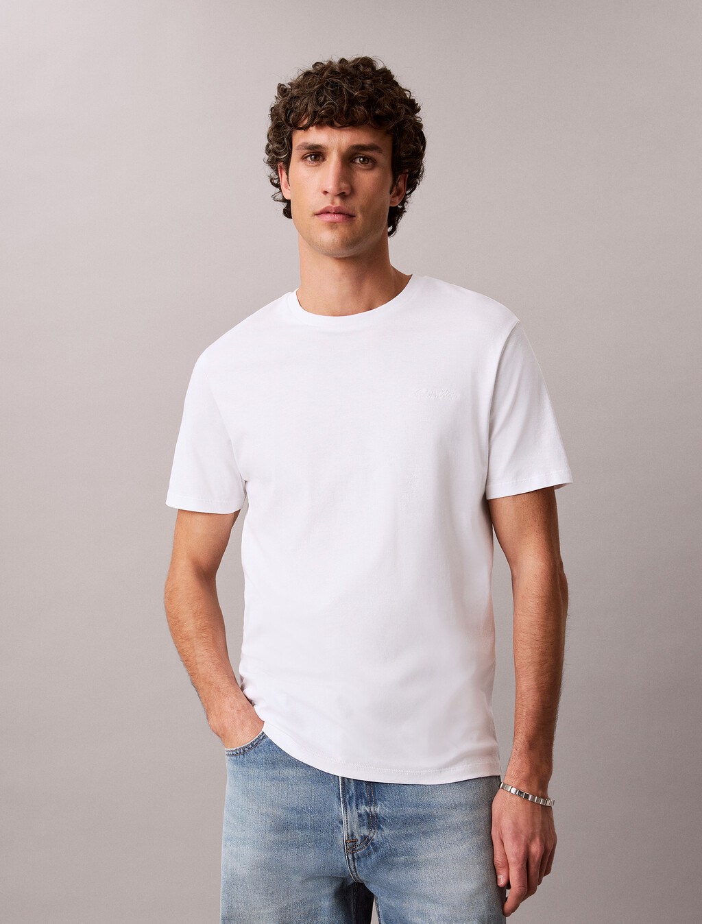 Camiseta con logotipo de texto