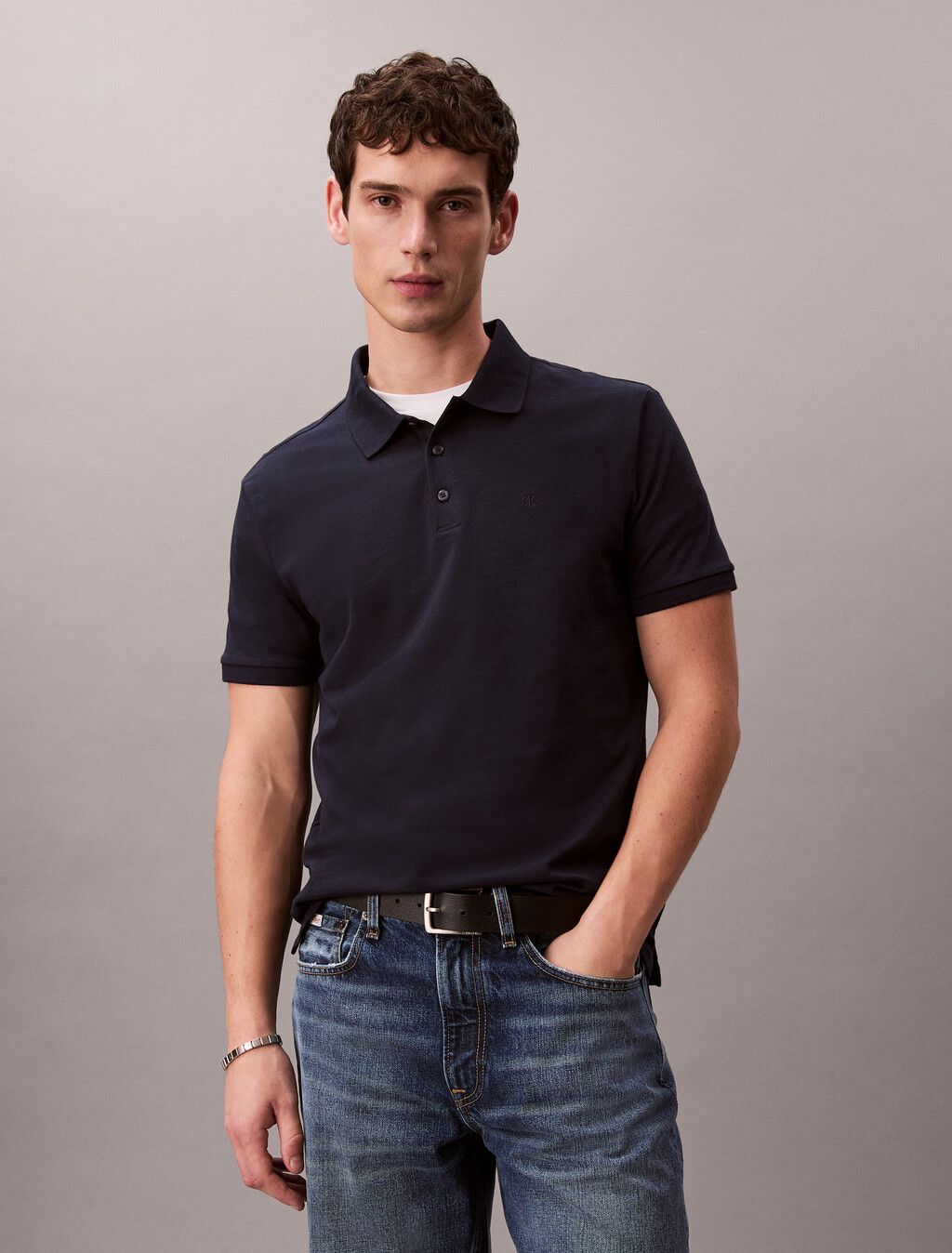 Polo Clásico con Monograma