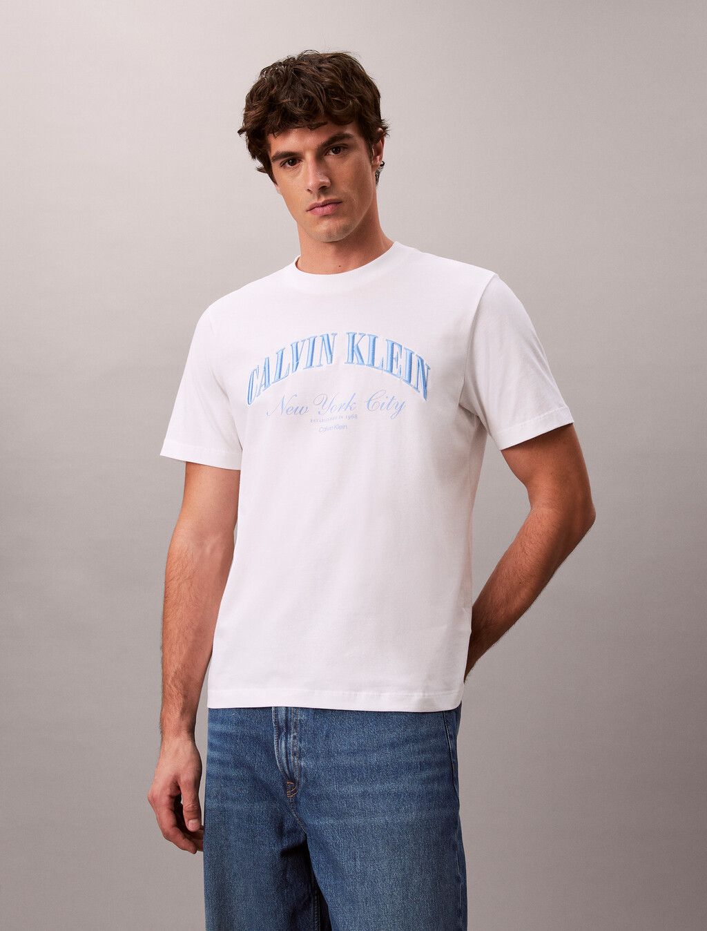 Camiseta con logotipo bordado de NYC