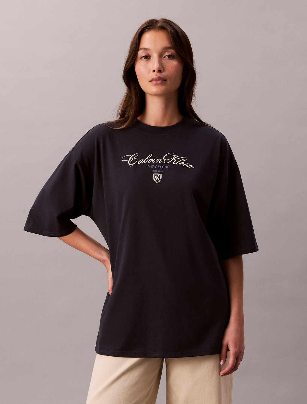 Camiseta holgada con estampado de logotipo Script