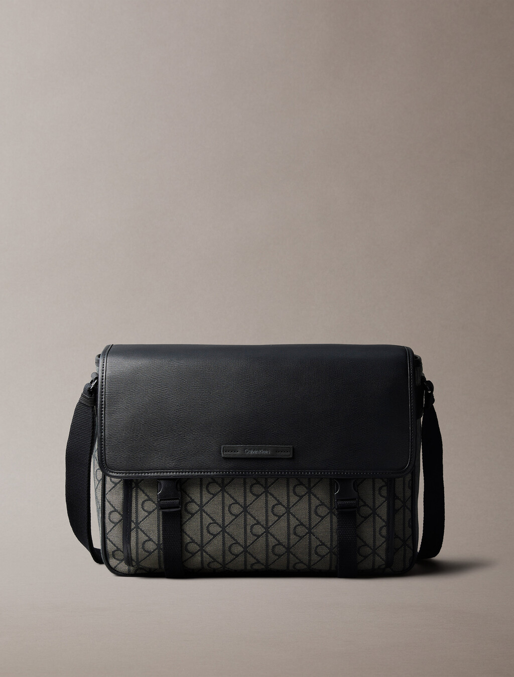 Bolso bandolera jacquard con logotipo emblema
