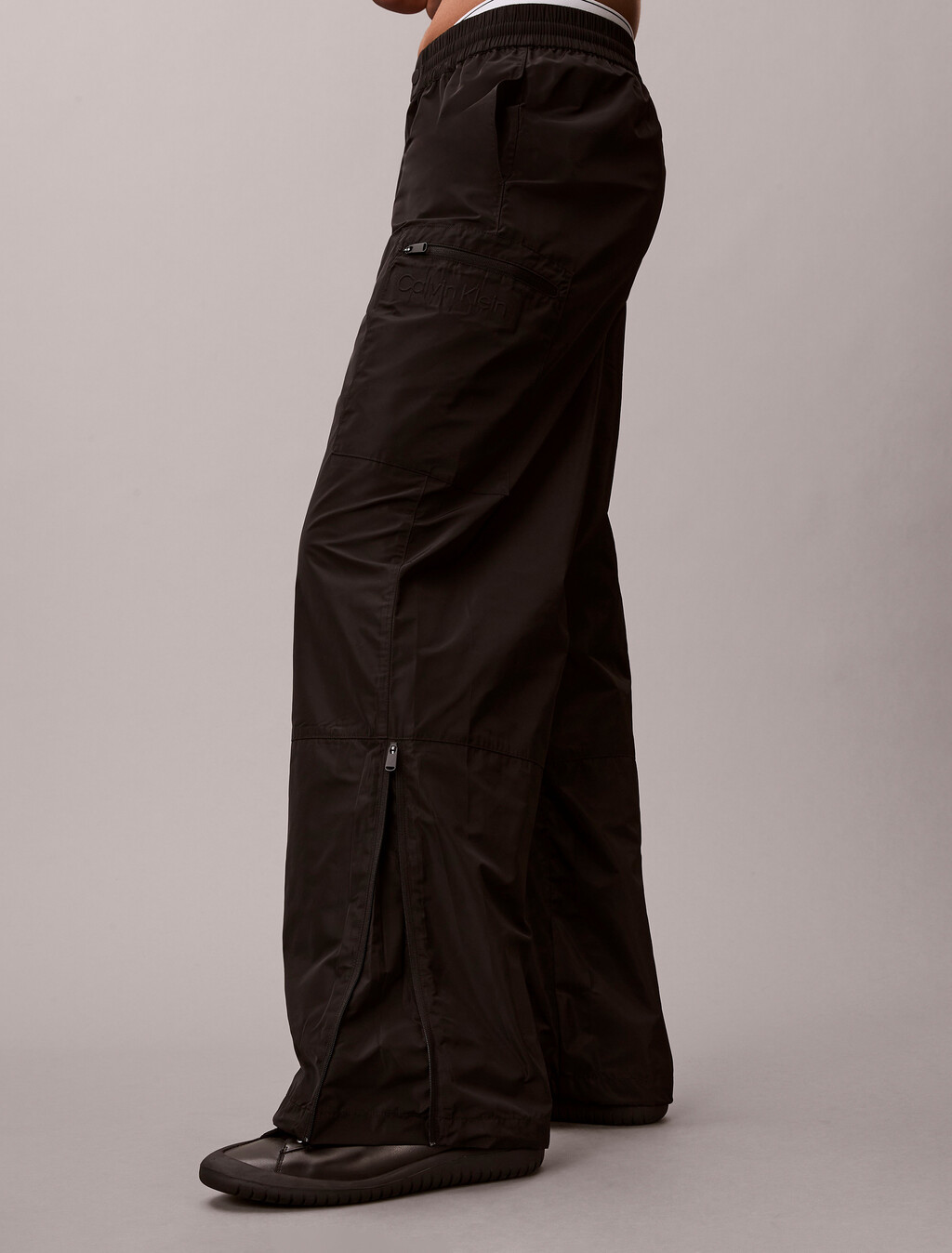 Pantalones Relajados Tech