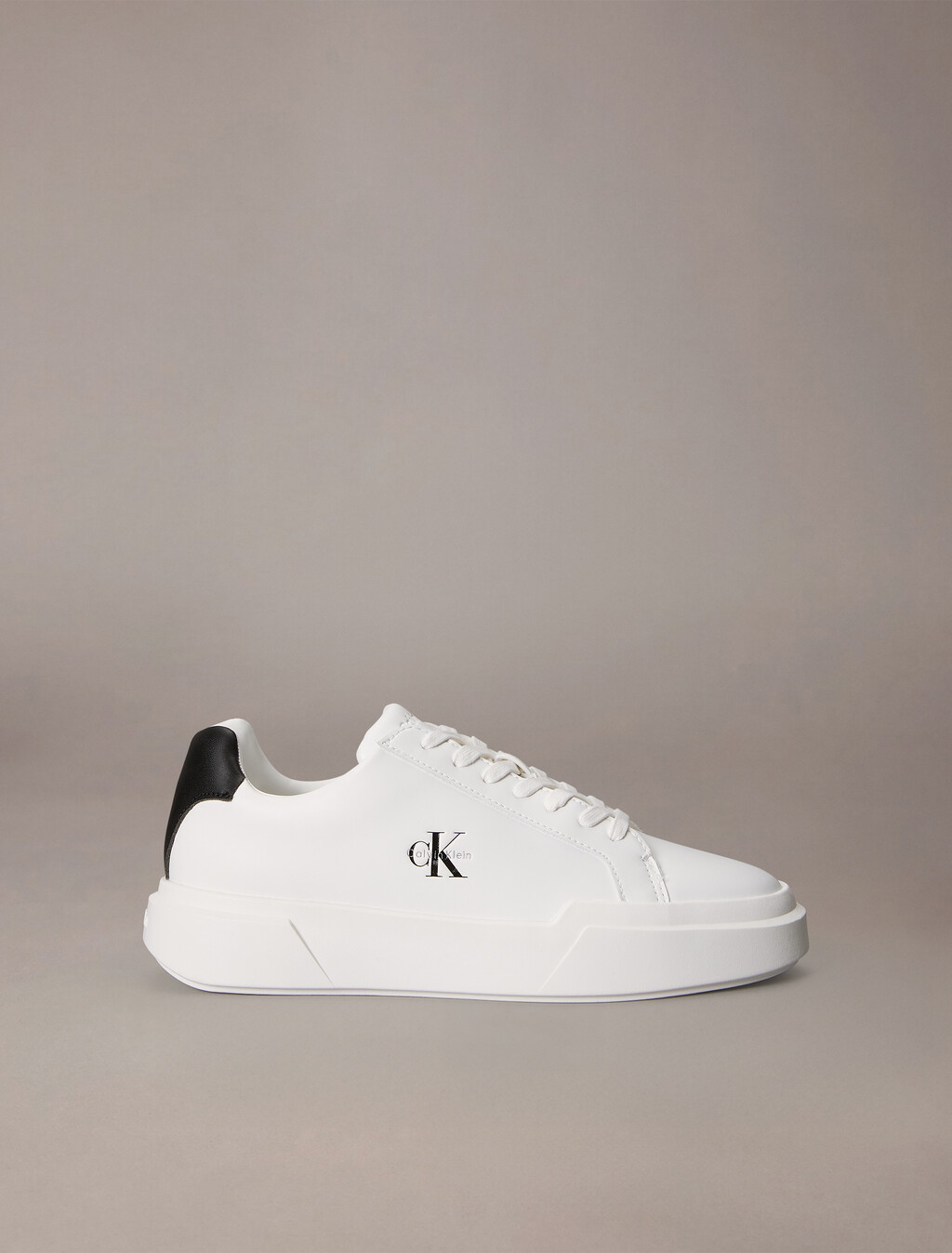 Zapatillas NYC de cuero duradero con tracción