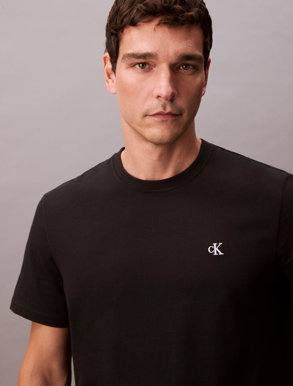Camiseta holgada con monograma bordado