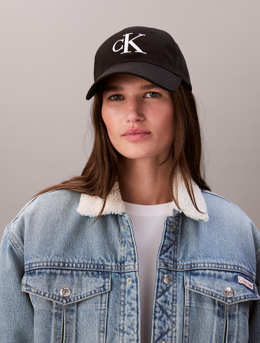 Gorra de béisbol con monograma bordado