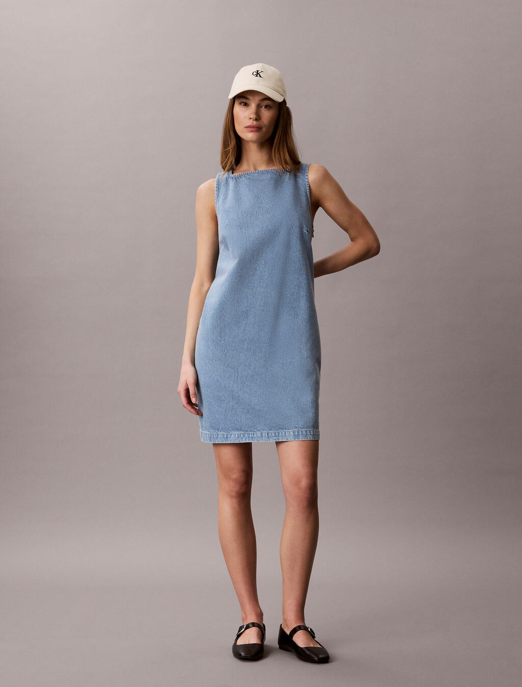 Vestido mini tipo camiseta de mezclilla