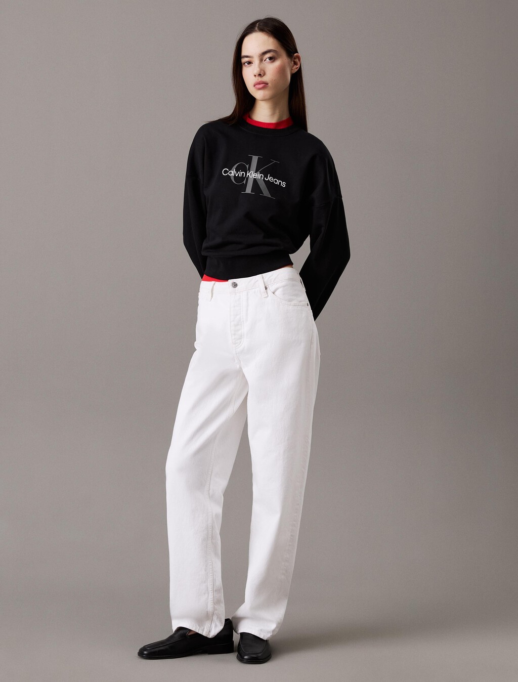Sudadera con monograma acortada