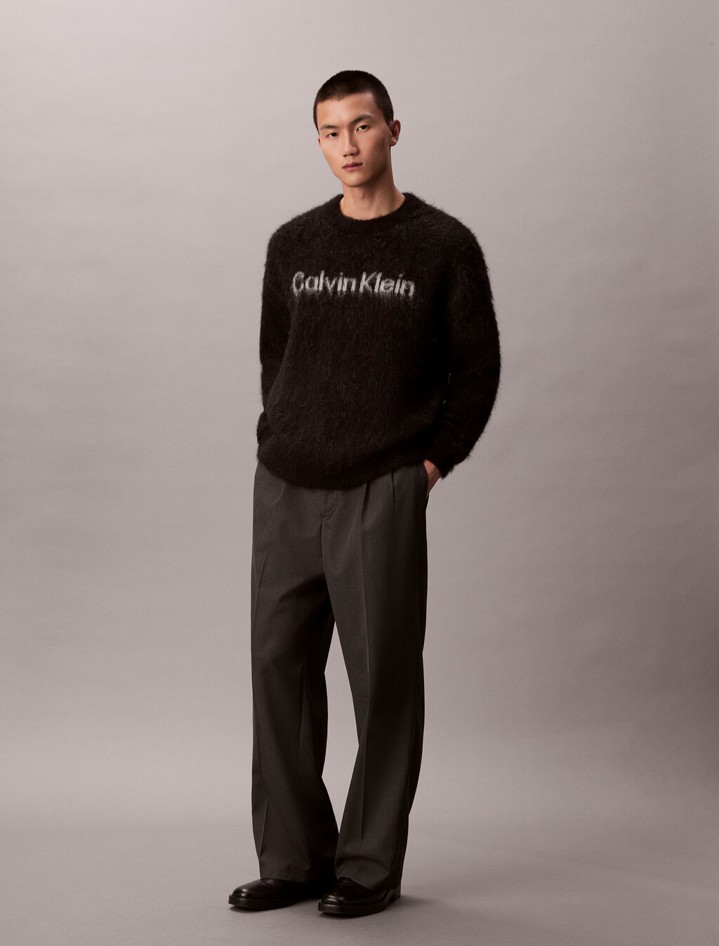Sweater con logotipo monograma de mezcla de lana de alpaca cepillada