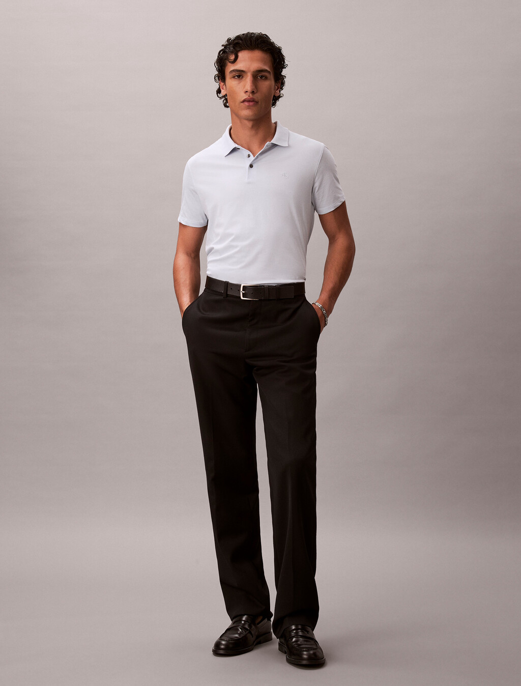 Polo ajustado de algodón elástico