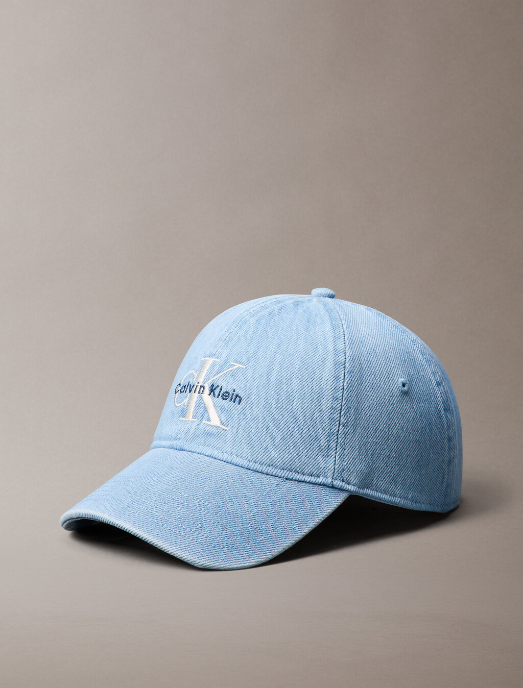 Gorra con logotipo de mezclilla