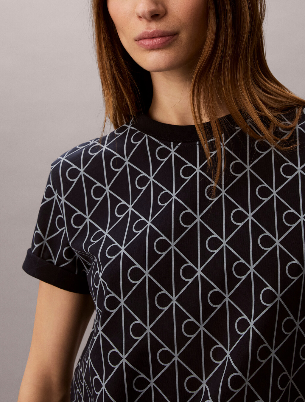 Camiseta estampada integral de temporada clásica