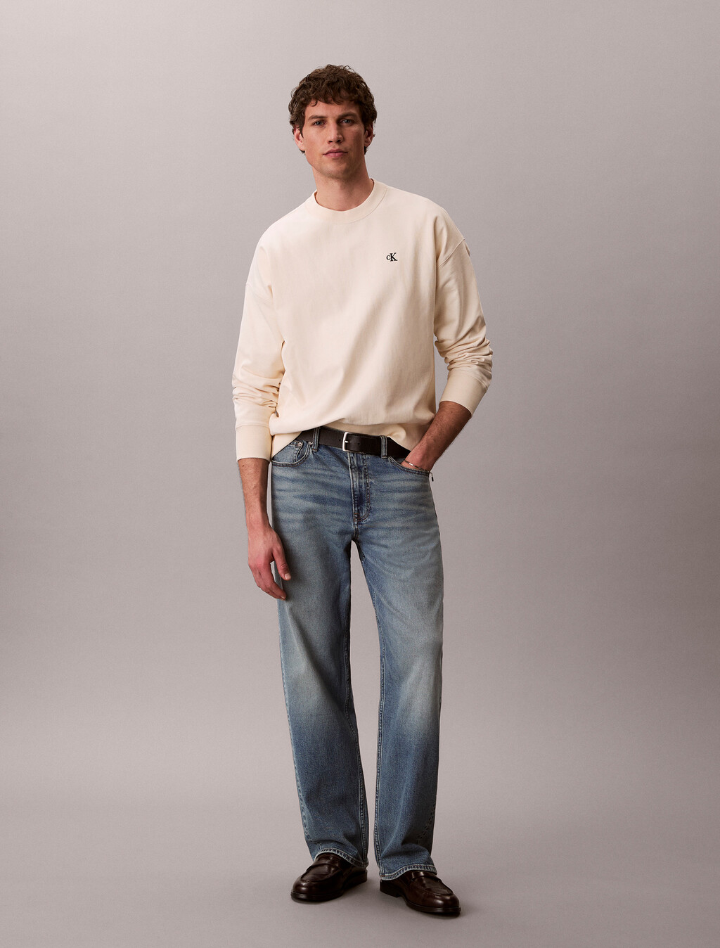 Sudadera de felpa premium con corte relajado