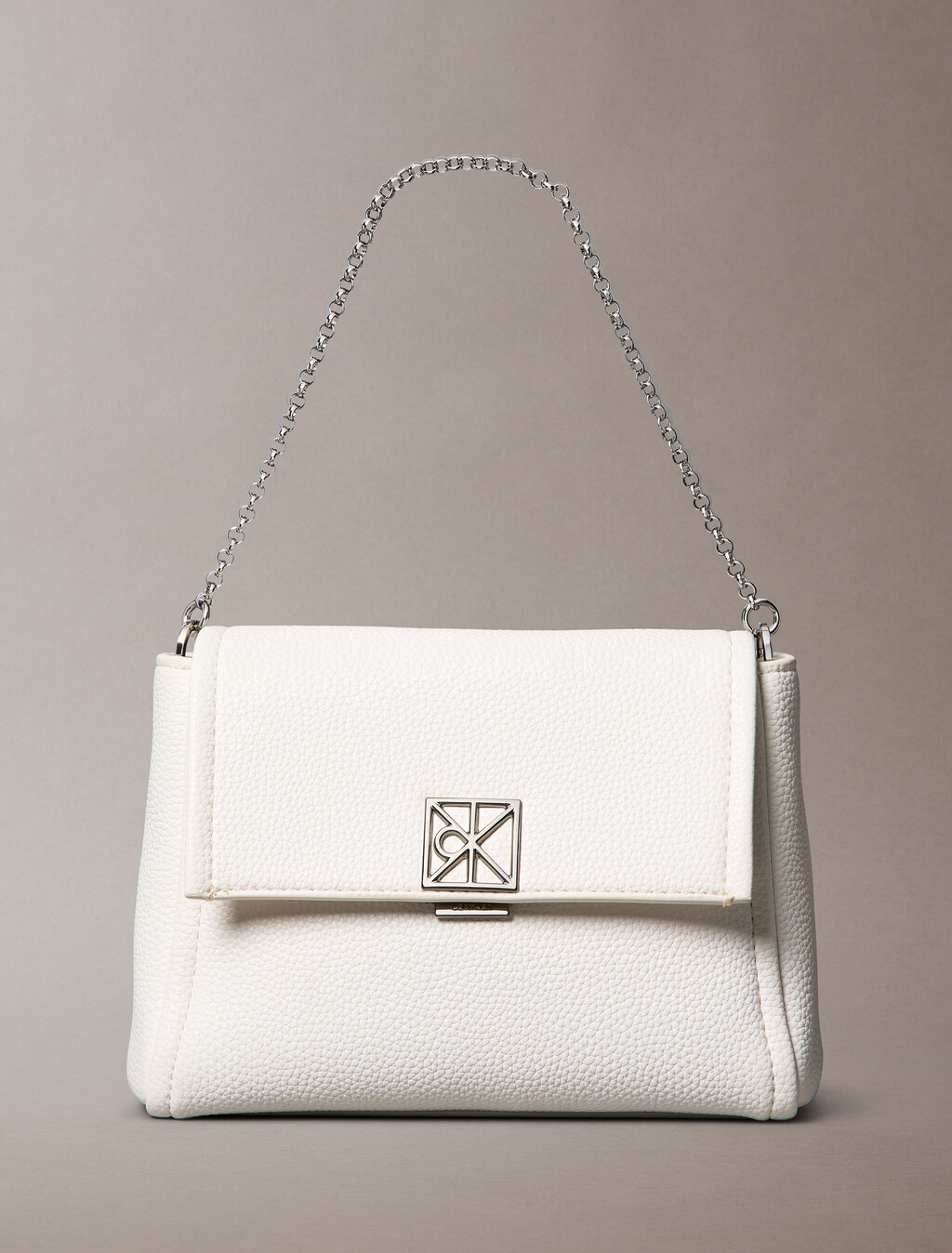 Bolso cruzado con textura de guijarro