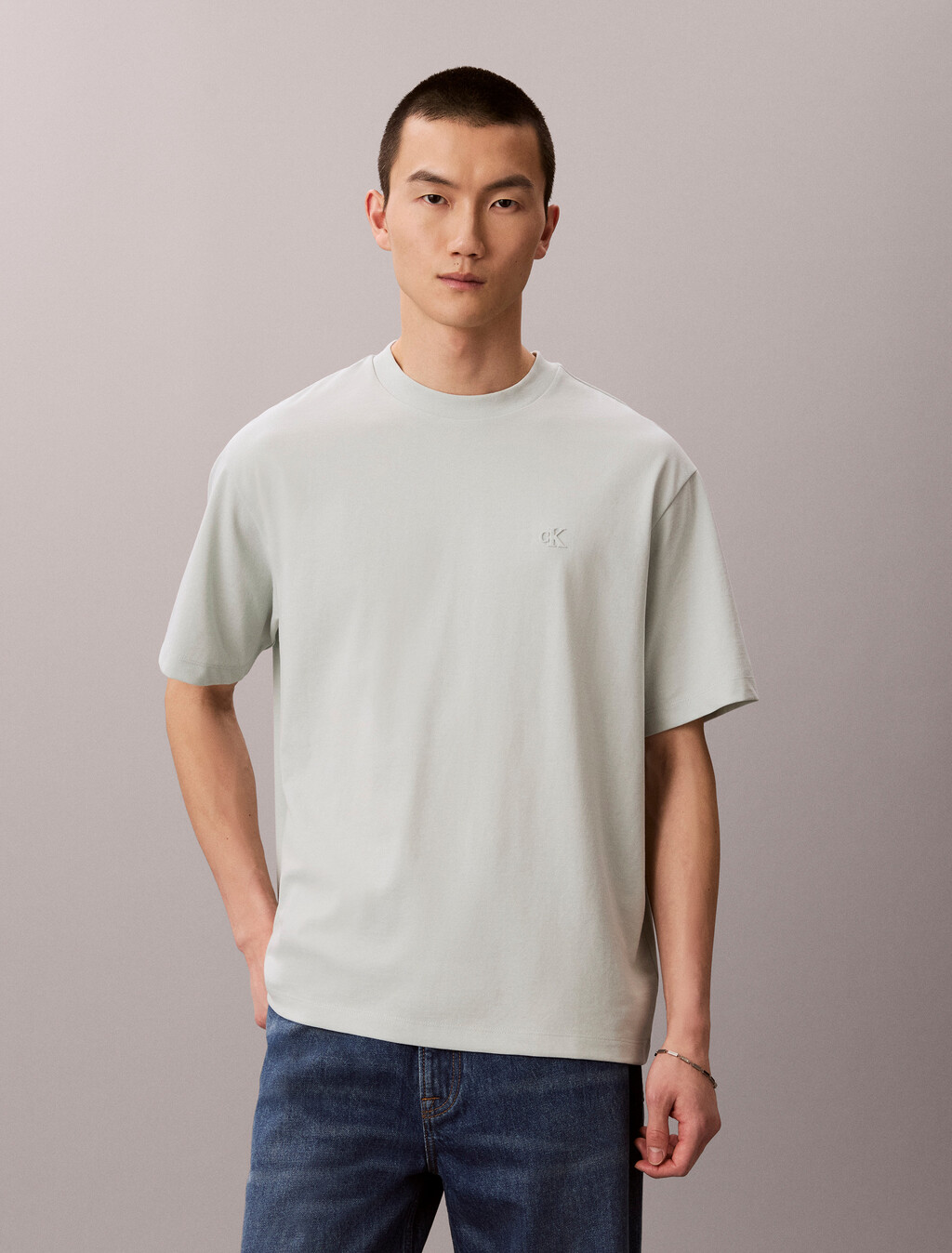 Camiseta monograma trasera holgada con efecto refrescante
