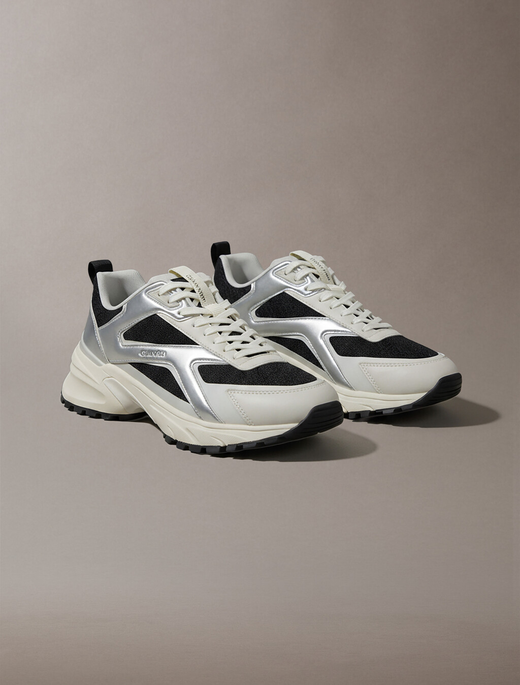 Zapatillas de correr de punto y metálico