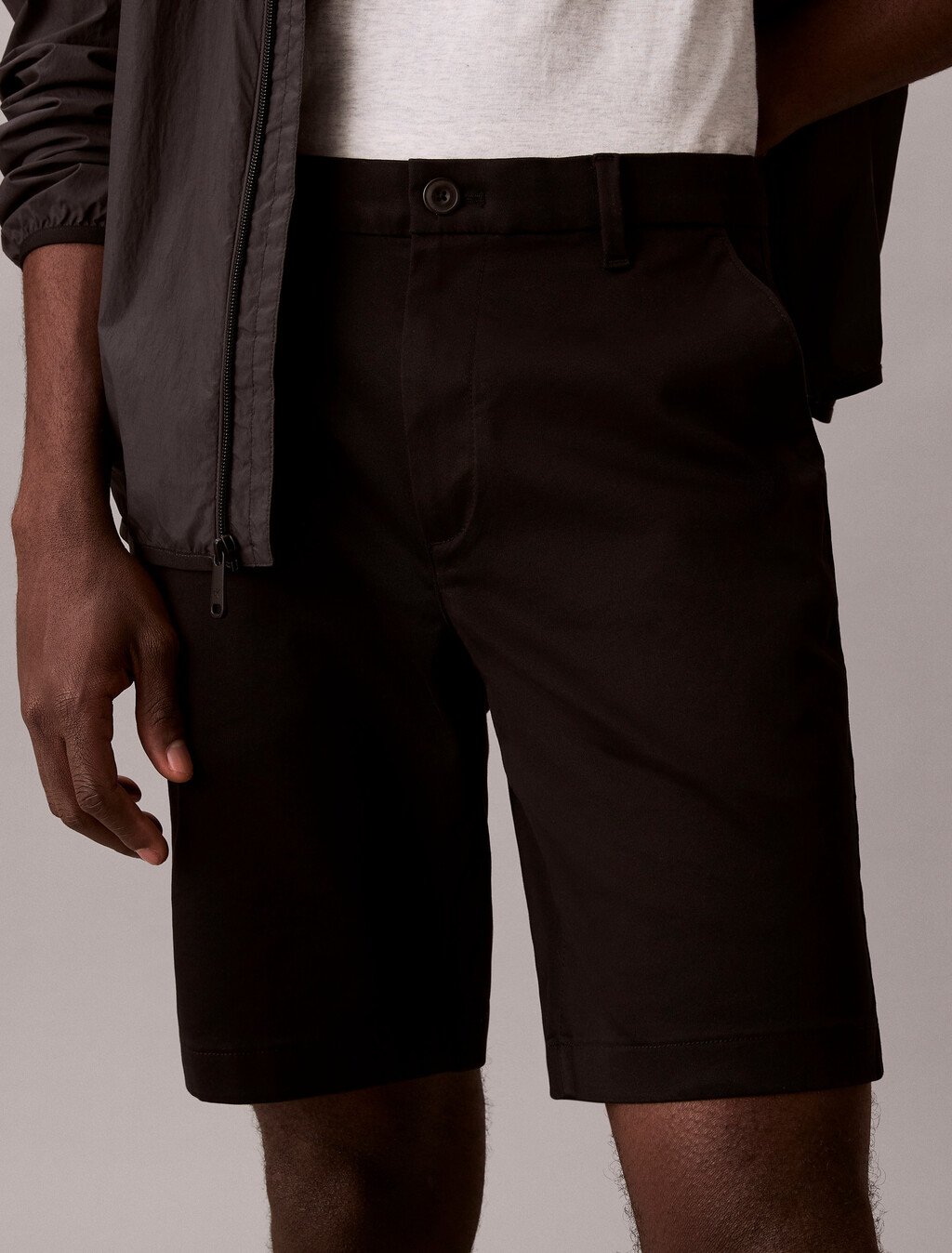 Pantalón corto chino elástico refinado