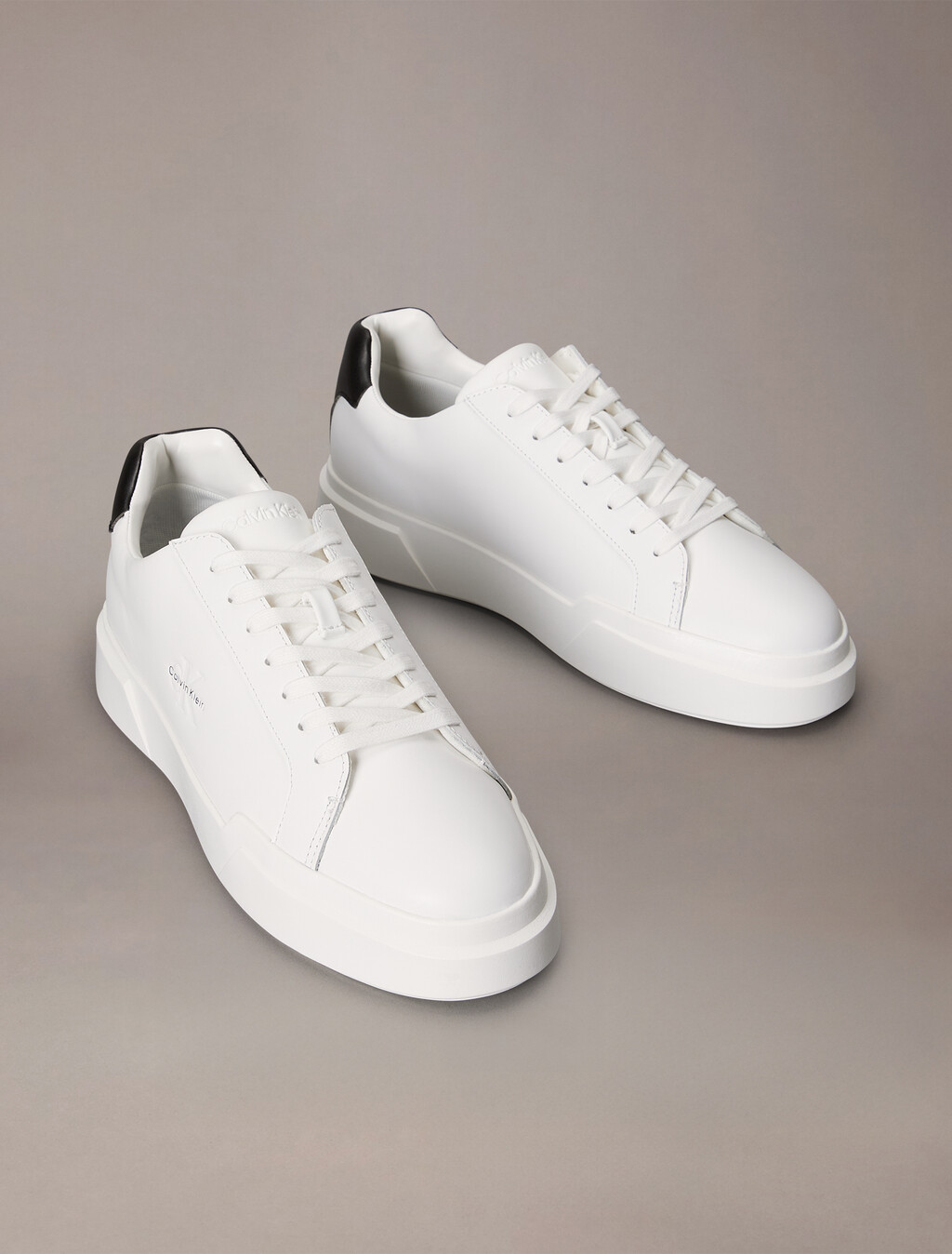 Zapatillas NYC de cuero duradero con tracción