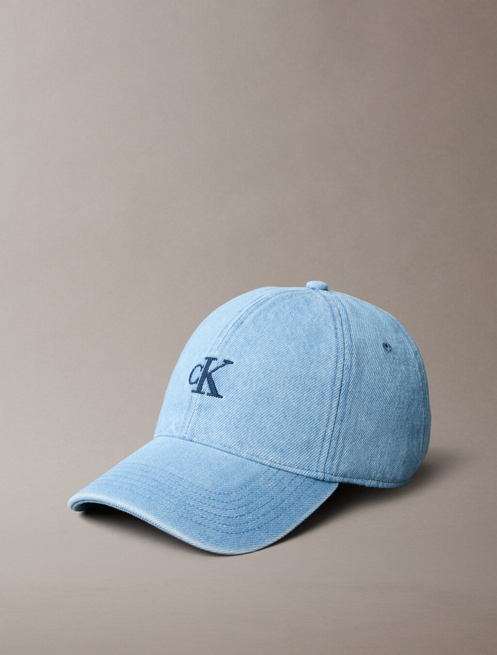 Gorra de béisbol de denim con monograma pequeño