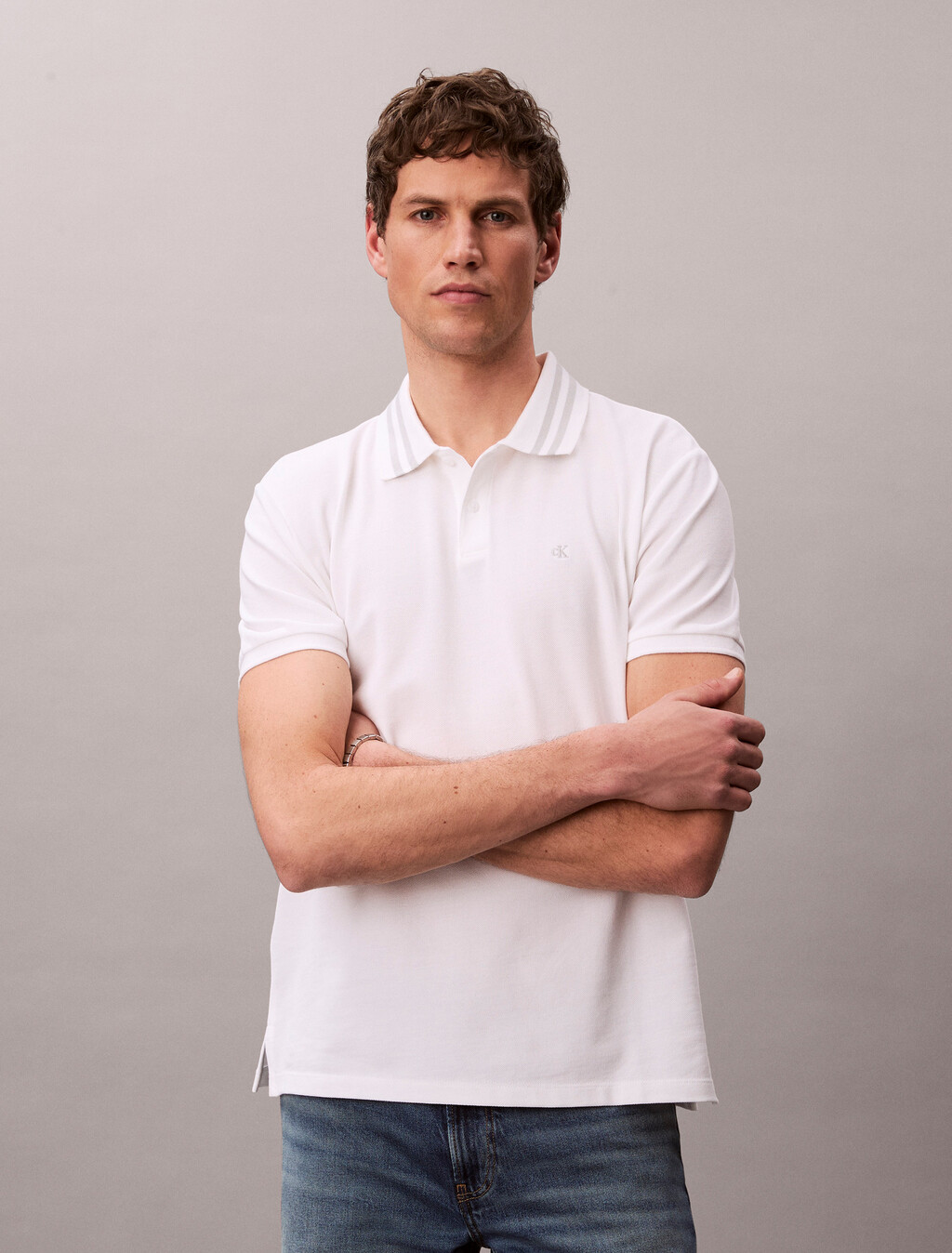 Camiseta clásica de piqué con logo monograma y puntas