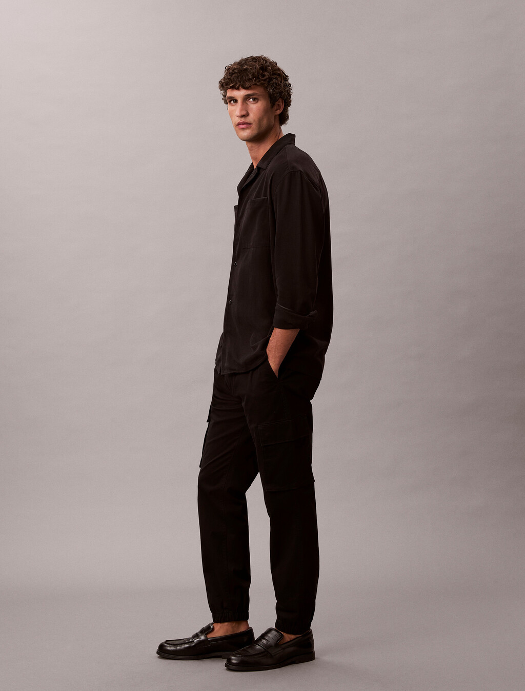 Pantalones de twill ajustados con bolsillos