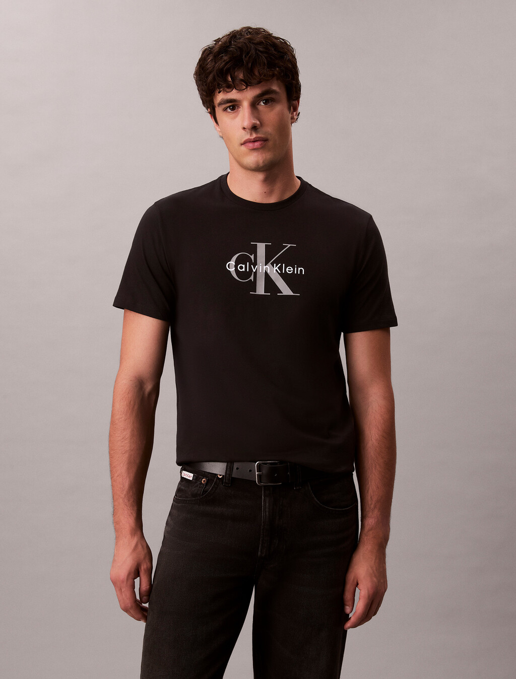 Camiseta de cuello redondo con monograma