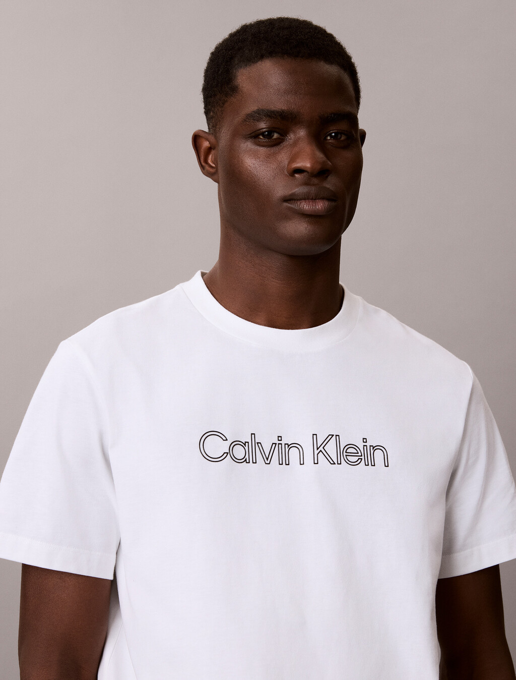 Camiseta con logo holgada