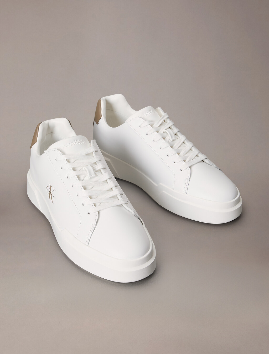 Zapatillas NYC de cuero duradero con tracción