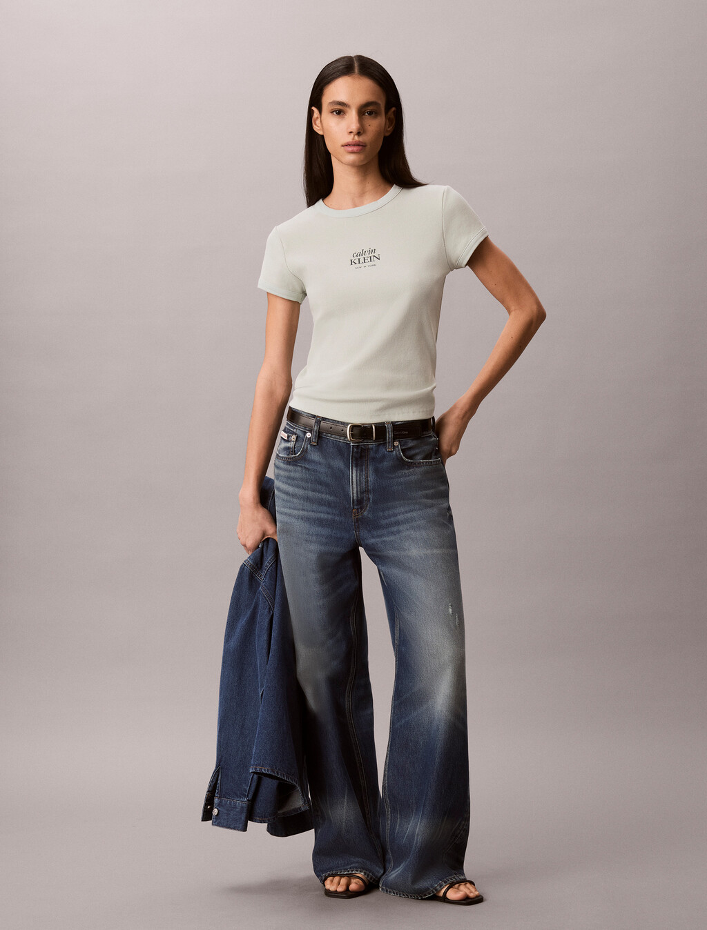 Camiseta de algodón con ribetes y logo ajustada