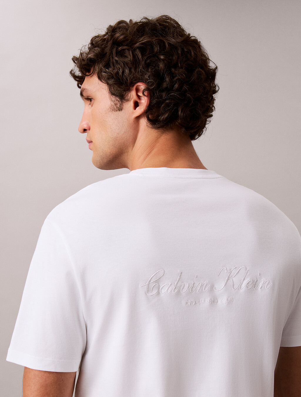 Camiseta con logotipo de texto