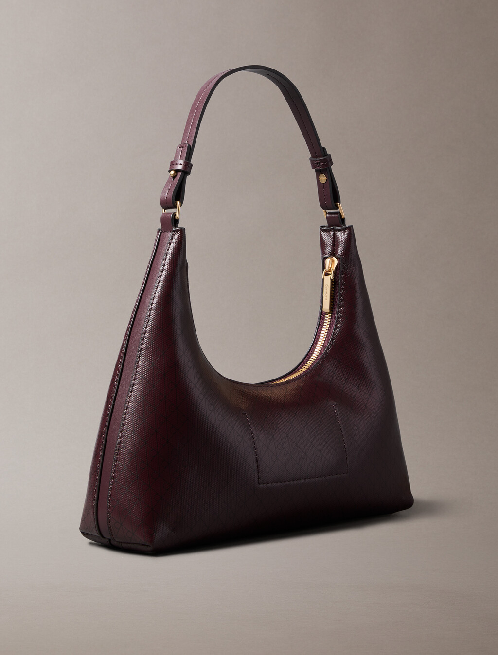 Bolso de hombro con cadena y logotipo monograma