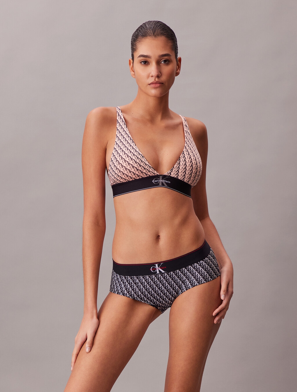 Triangle Bralette - Grafismo Monograma Microfibra Elástica