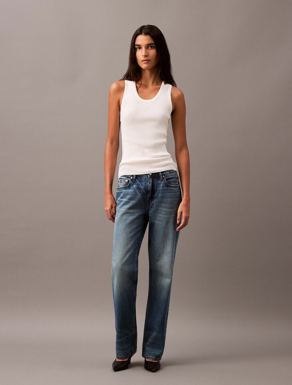 Pantalones vaqueros de corte moderno con ajuste holgado