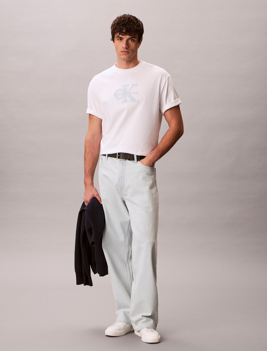 Camiseta con aplique de logo holgada Camiseta con aplique de logo holgada
