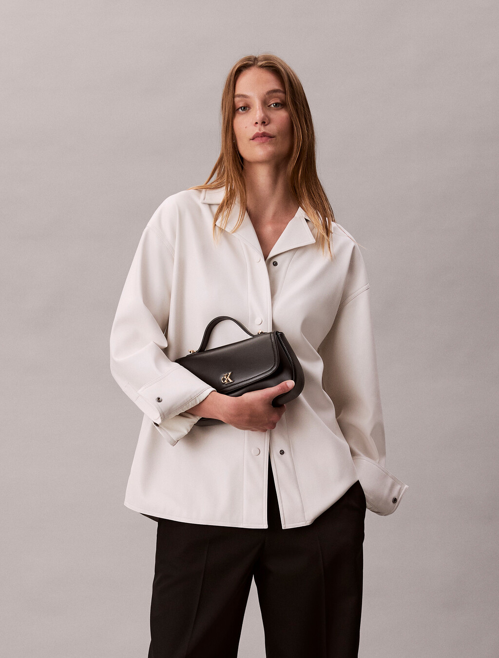 Bolso de mano con logotipo monograma