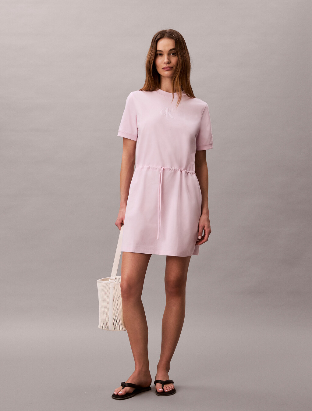 Vestido de camiseta con cintura con lazo y enfriamiento