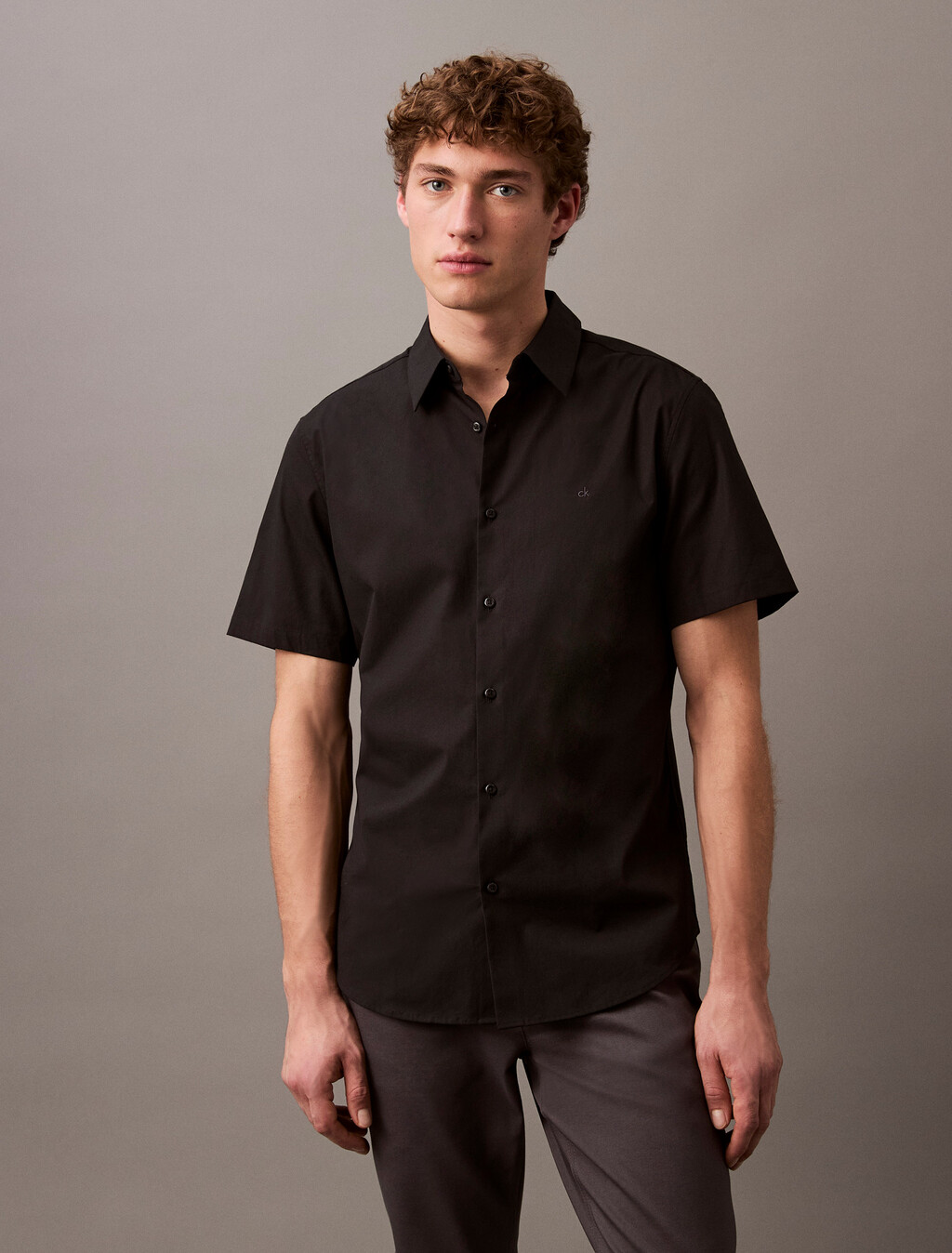 Camisa ajustada de algodón elástico