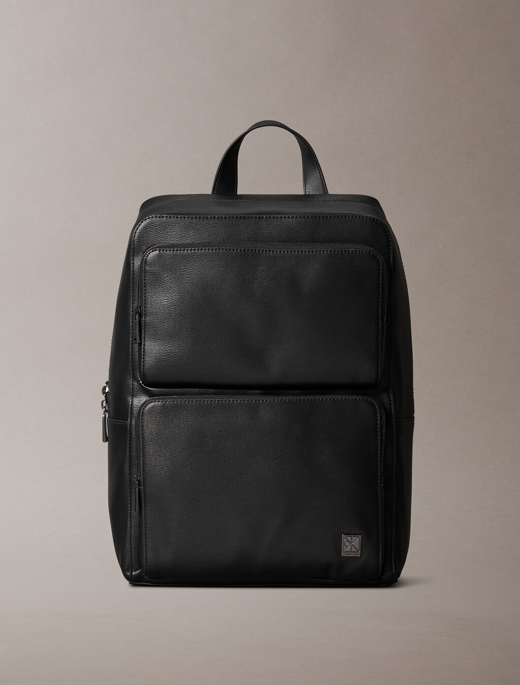 Mochila con logotipo emblemático Saffiano ajustable